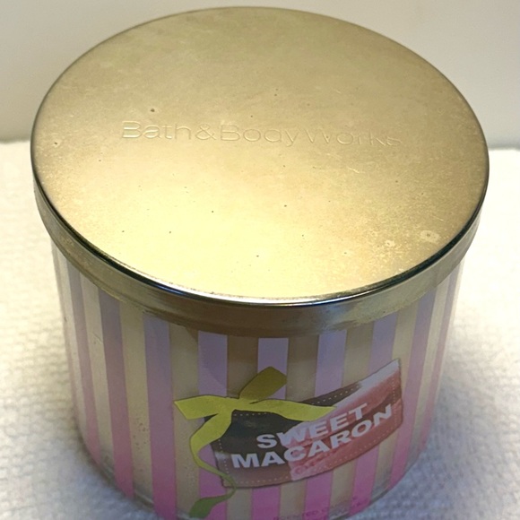 NEW Original Bath & and Body Works SWEET MACARON 3-wick CANDLE read UNBURNED! - Picture 5 of 5